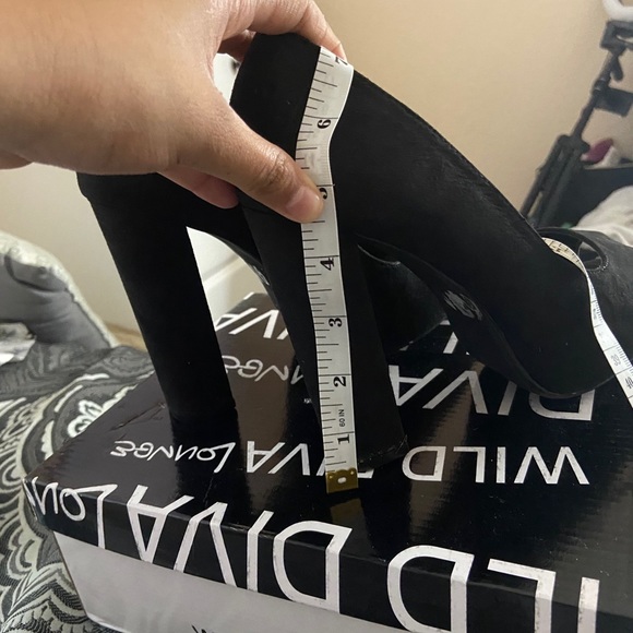 Fashion Nova black heels 😍 - Picture 3 of 6